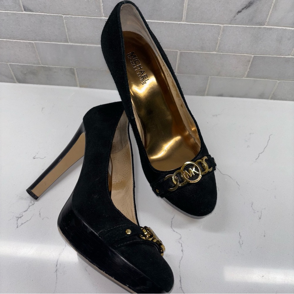 Michael Kors Black Heels with Gold accent - Size 8